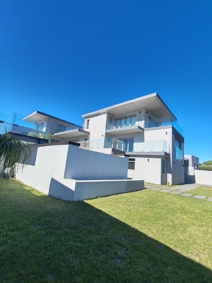 7 Bedroom Property for Sale in Perlemoenbaai Western Cape